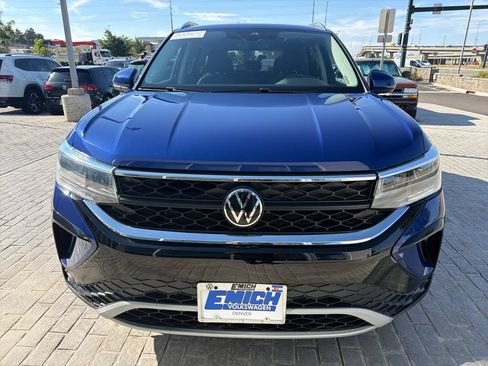 Certified 2024 Volkswagen Taos SE w/ Panoramic Sunroof Package AWD/4WD image 10