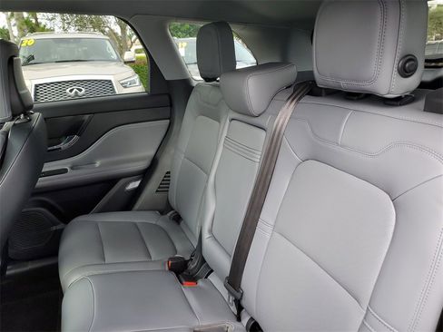 Certified 2020 Lincoln Corsair Standard w/ Convenience Package image 12