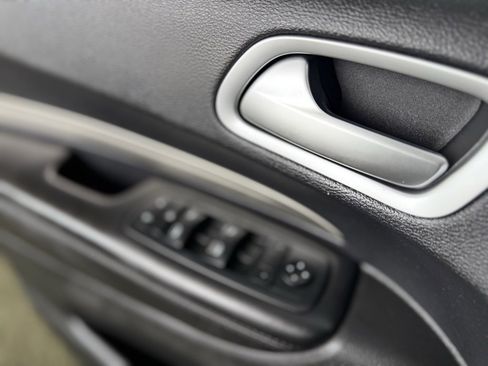 Used 2019 Dodge Durango SXT w/ 3rd Row Seating Group image 23