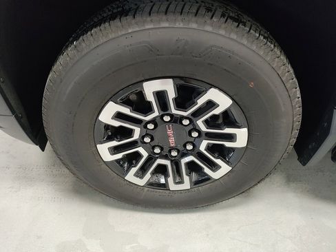 New 2026 GMC Sierra EV Elevation image 18