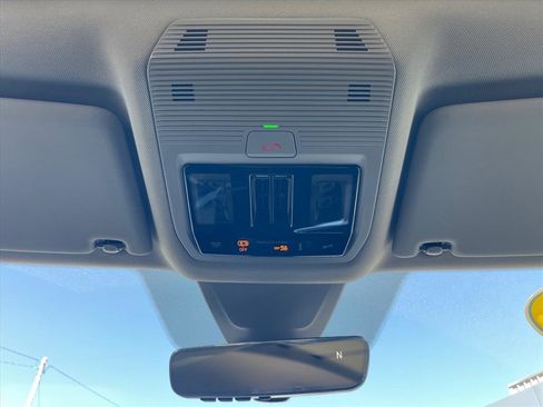 Used 2024 Volkswagen Atlas SEL Premium R-Line image 20