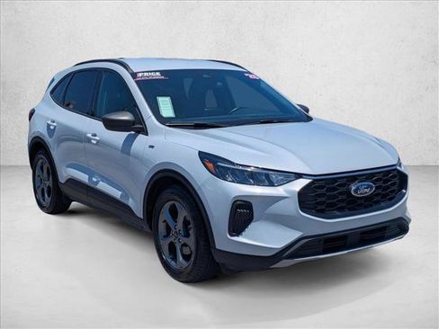 Certified 2025 Ford Escape ST-Line FWD image 3