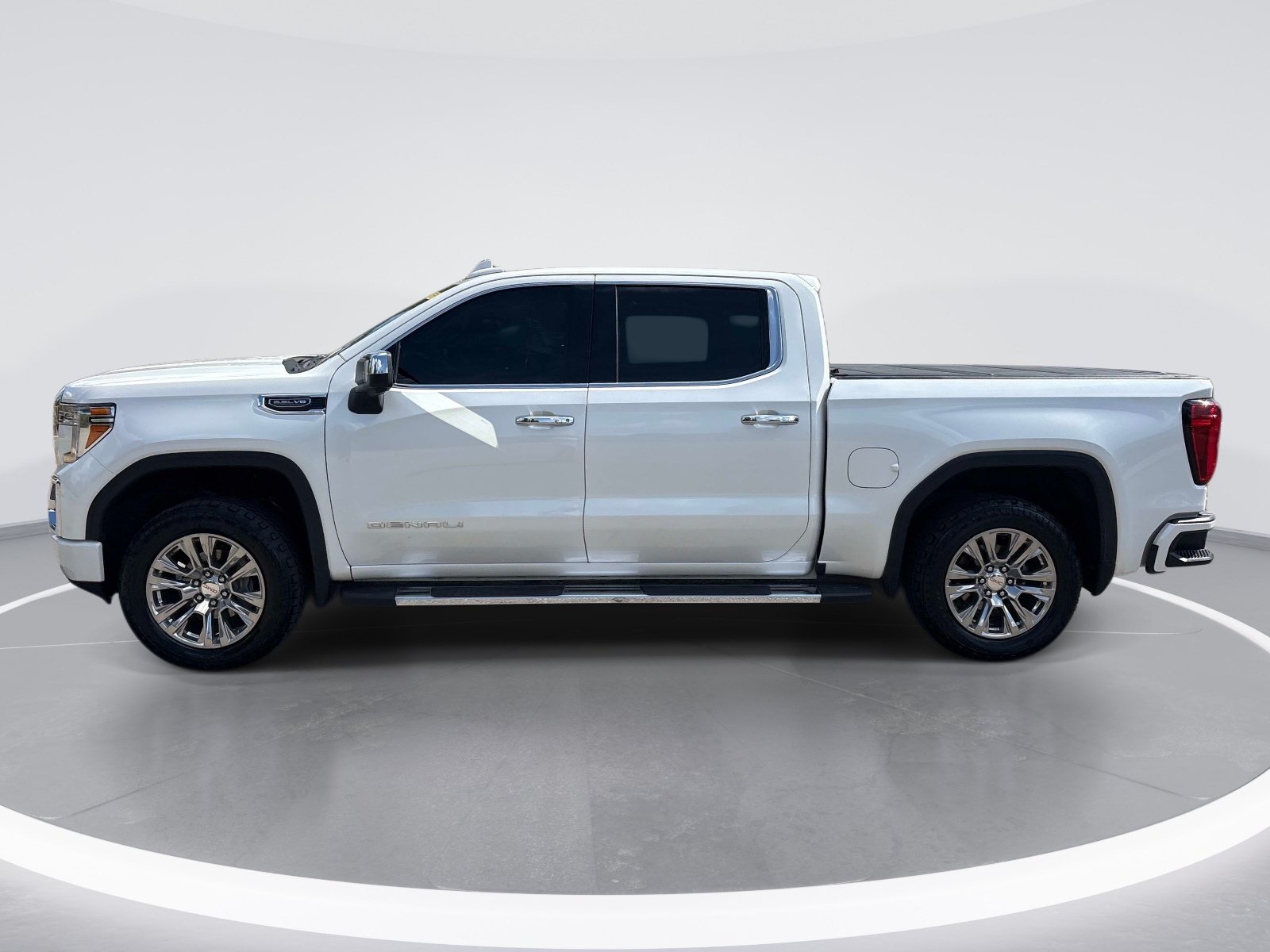 Used 2020 GMC Sierra 1500 Denali w/ Technology Package AWD/4WD image 5