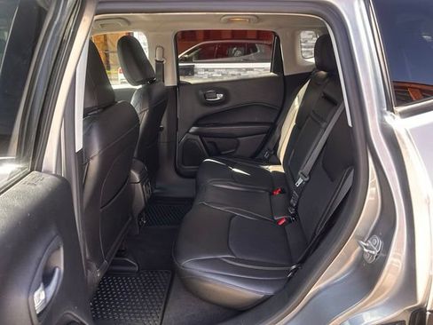 Used 2018 Jeep Compass Latitude w/ Popular Equipment Group AWD/4WD image 17