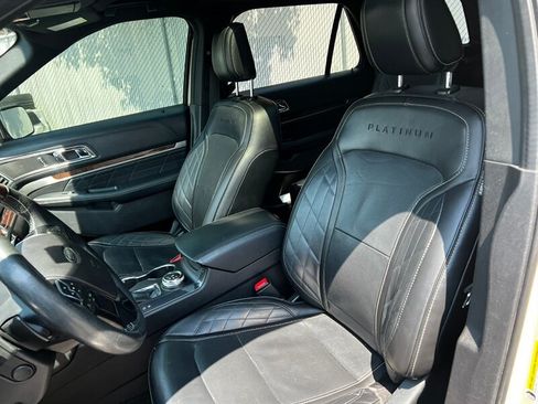 Used 2018 Ford Explorer Platinum AWD/4WD image 18