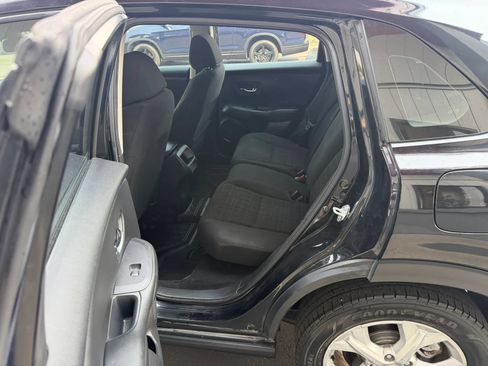 Used 2023 Honda HR-V LX image 7