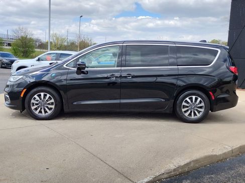 Used 2024 Chrysler Pacifica Limited FWD image 20