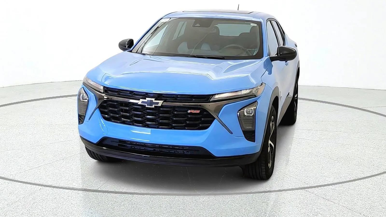 Used 2024 Chevrolet Trax RS w/ Sunroof Package FWD image 3