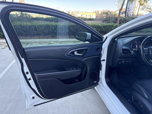 Used 2015 Chrysler 200 S w/ Navigation & Sound Group I image 19