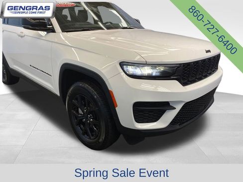 Certified 2025 Jeep Grand Cherokee Altitude AWD/4WD image 48