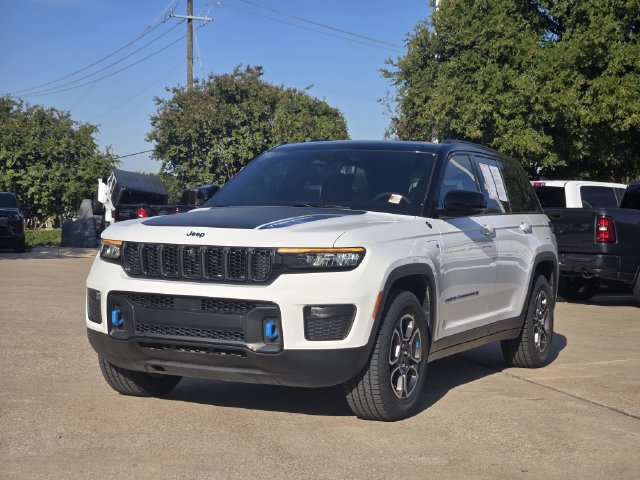 Certified 2023 Jeep Grand Cherokee Trailhawk w/ Luxury Tech Group III AWD/4WD image 3
