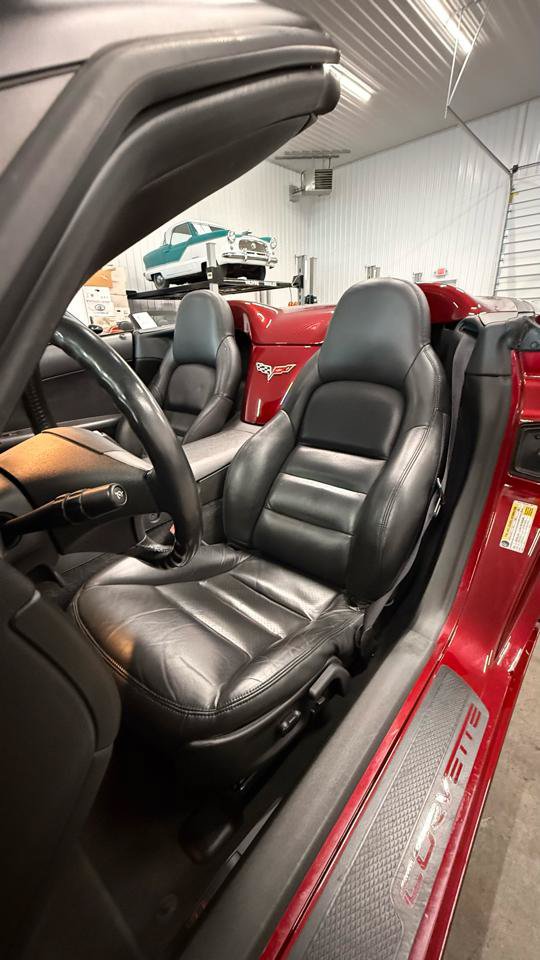 Used 2006 Chevrolet Corvette Convertible RWD image 25
