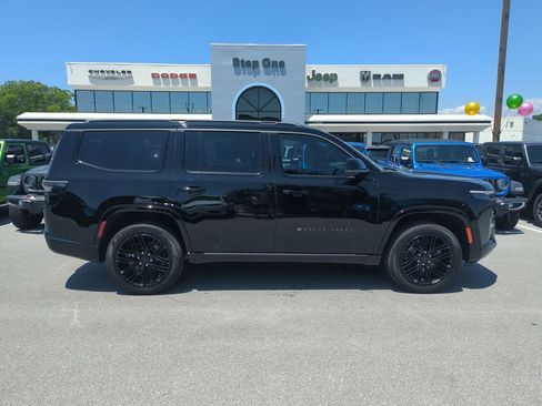 New 2026 Jeep Grand Wagoneer Limited AWD/4WD image 8