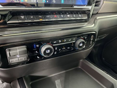 New 2026 Chevrolet Silverado 2500 ZR2 AWD/4WD image 31