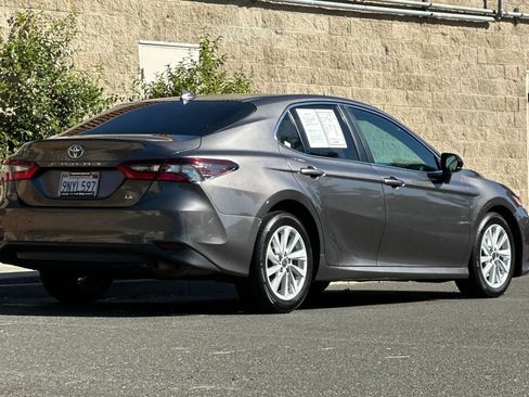 Used 2023 Toyota Camry LE FWD image 3