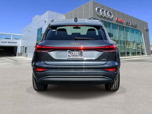 Used 2025 Audi Q6 e-tron Premium Plus image 3