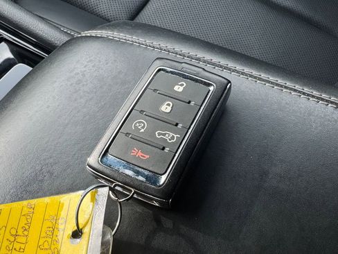 Used 2023 Jeep Grand Cherokee Overland w/ Luxury Tech Group IV image 36