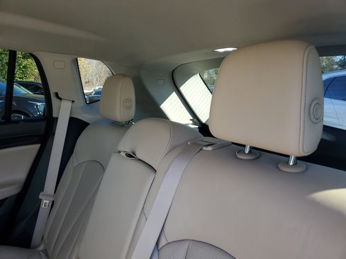 Used 2020 Buick Envision Essence image 9