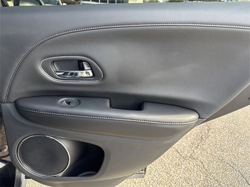 Used 2021 Honda HR-V EX-L image 32