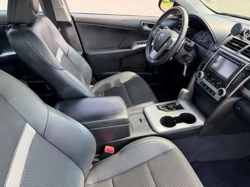 Used 2012 Toyota Camry SE FWD image 17
