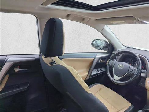 Used 2018 Toyota RAV4 XLE FWD image 20