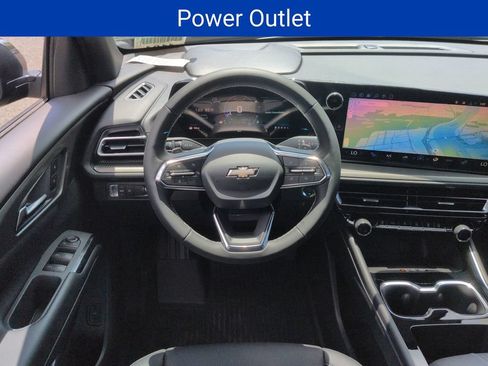 New 2026 Chevrolet Traverse LT w/ Driver Confidence Package FWD image 11
