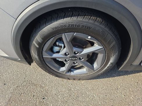 Used 2025 Kia K4 FWD image 24