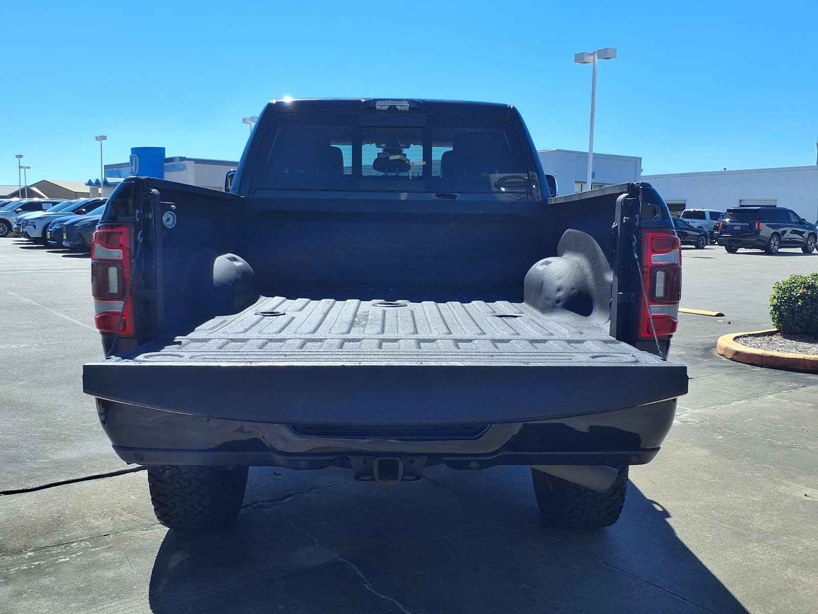 Used 2022 RAM 2500 Limited AWD/4WD image 9