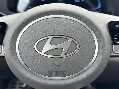 Used 2025 Hyundai Elantra Sport FWD image 27