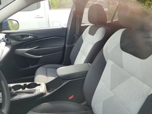 Used 2024 Chevrolet Trax LS w/ LS Convenience Package FWD image 12