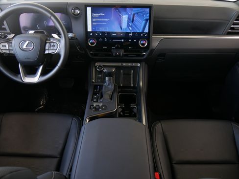 Used 2025 Lexus GX 550 w/ Accessory Package (Z1) AWD/4WD image 17
