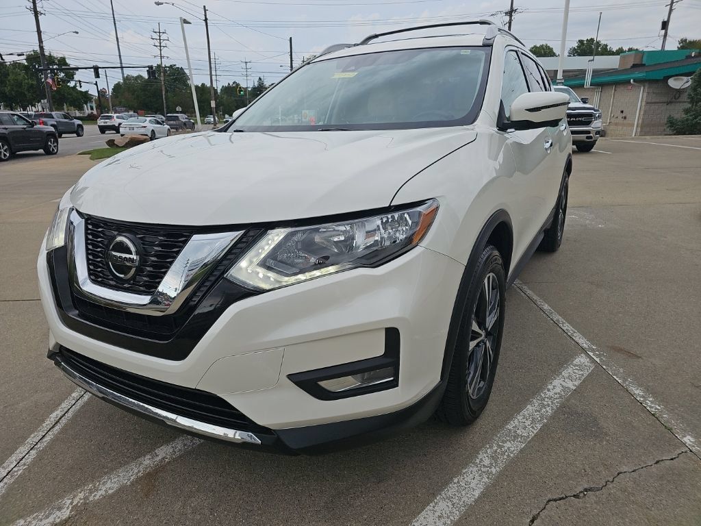 Used 2020 Nissan Rogue SV w/ Sun & Sound Touring Package AWD/4WD image 9