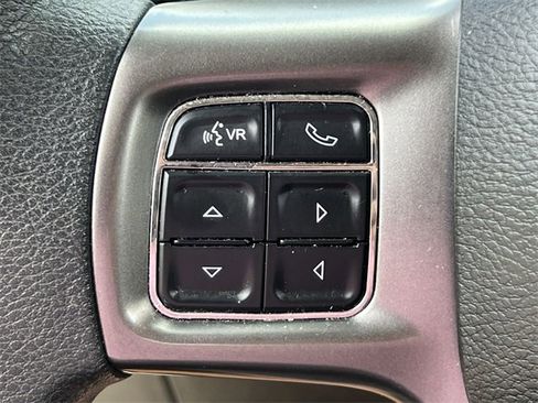 Used 2024 RAM 1500 Classic SLT image 27