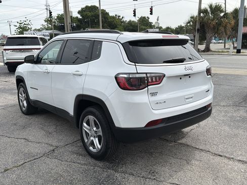 Used 2024 Jeep Compass Latitude AWD/4WD image 6