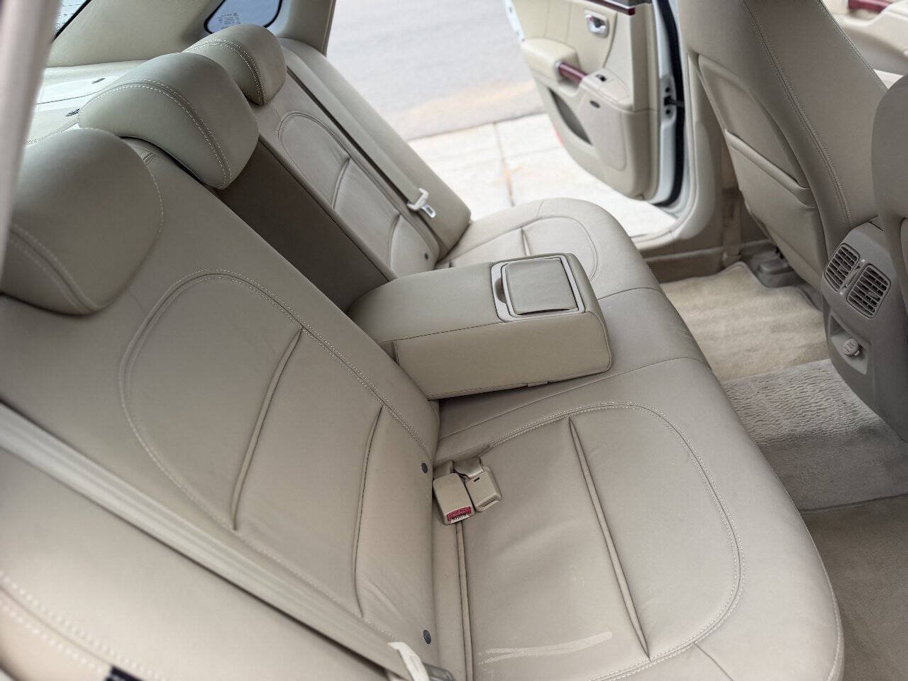 Used 2007 Hyundai Azera SE FWD image 25