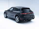 Certified 2022 Porsche Macan image 3