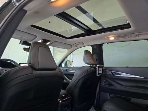 Certified 2026 INFINITI QX60 Luxe w/ Family Package image 24