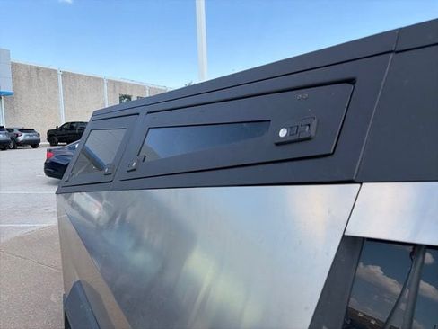 Used 2024 Tesla Cybertruck AWD Crew Cab image 6
