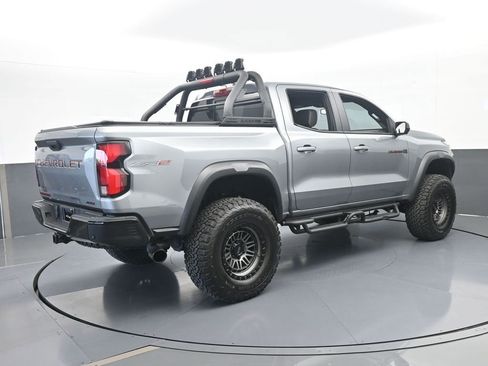 Used 2025 Chevrolet Colorado ZR2 w/ Technology Package AWD/4WD image 6