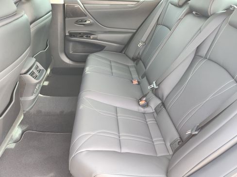 New 2025 Lexus ES 350 Ultra Luxury image 22