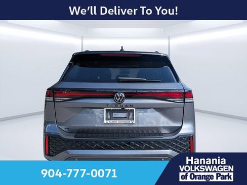 New 2026 Volkswagen Tiguan SE R-Line FWD image 4