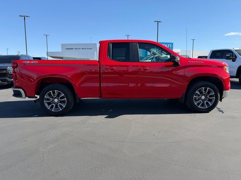 Used 2023 Chevrolet Silverado 1500 LT AWD/4WD image 2
