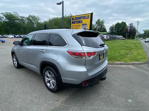 Used 2014 Toyota Highlander XLE image 3