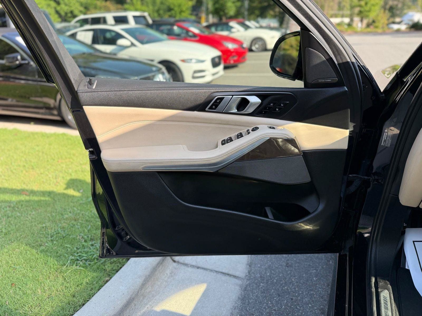 Used 2021 BMW X5 sDrive40i w/ M Sport Package RWD image 23