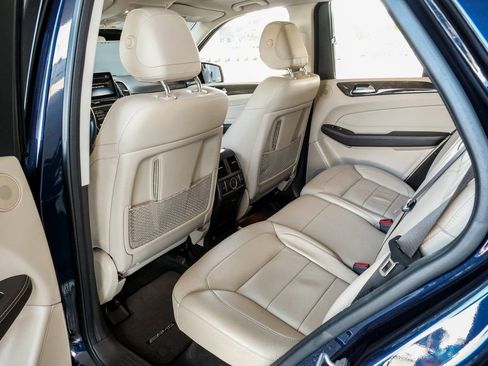 Used 2017 Mercedes-Benz GLE 43 AMG 4MATIC w/ Premium 2 Package image 44