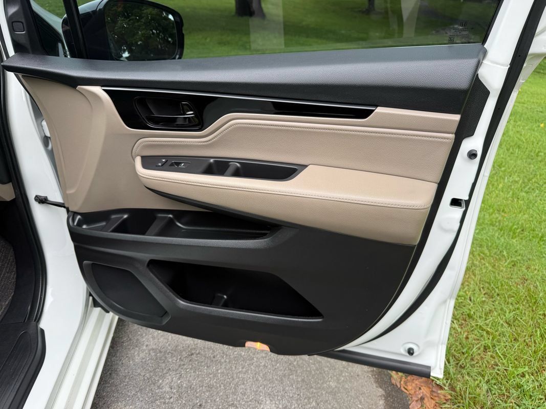 Used 2023 Honda Odyssey Elite image 42