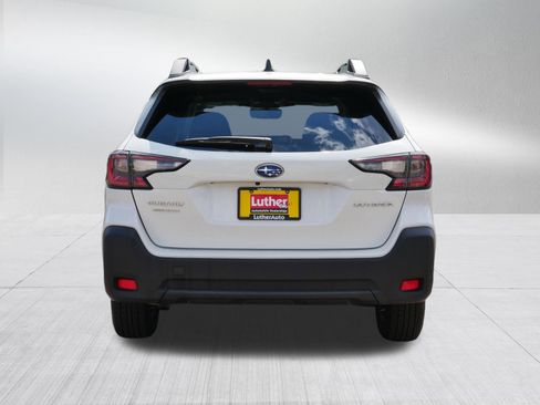Used 2024 Subaru Outback Premium AWD/4WD image 6