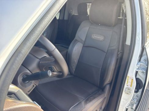 Used 2025 RAM 3500 Longhorn image 23