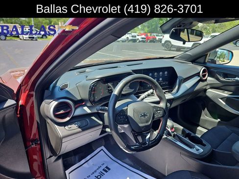 Certified 2024 Chevrolet Trax RS w/ Sunroof Package FWD image 10