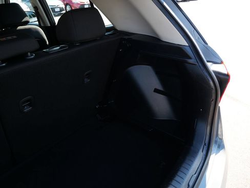 Used 2020 Hyundai Venue SE FWD image 32